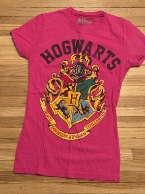 Hogwarts pink womens Graphic T-Shirt